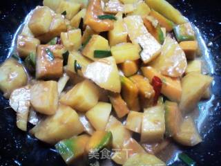 Roasted Potatoes and Pumpkin Chunks in Soy Sauce-------------boiling, Good Nutrition and Taste [trial of Jingle Sauce] recipe