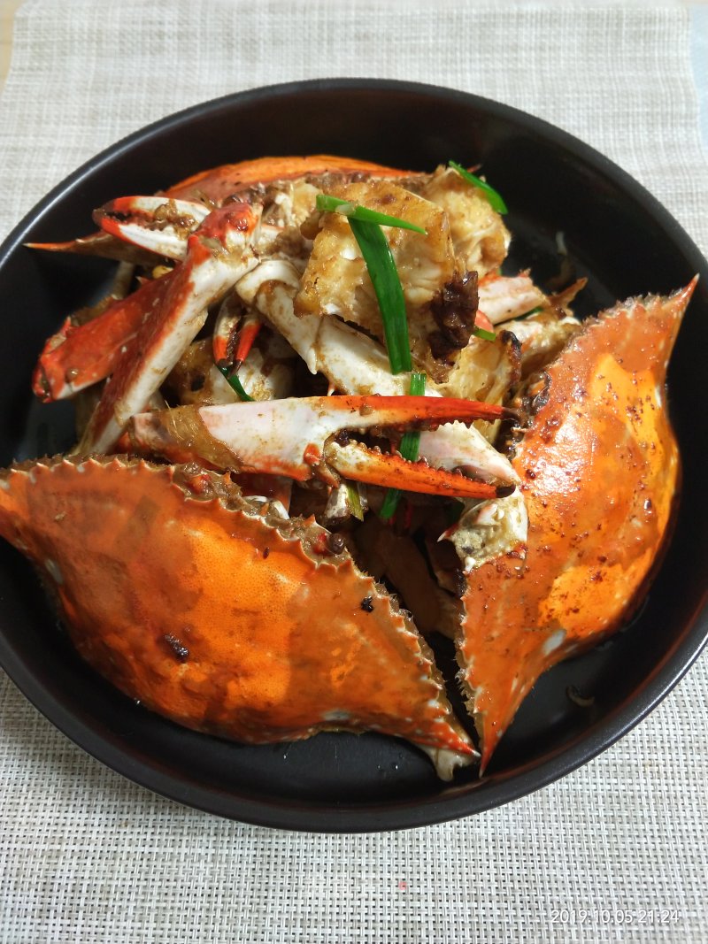 Fried Sea Crab with Ginger and Spring Onion recipe