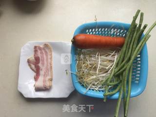 Braised Noodles with Beans recipe