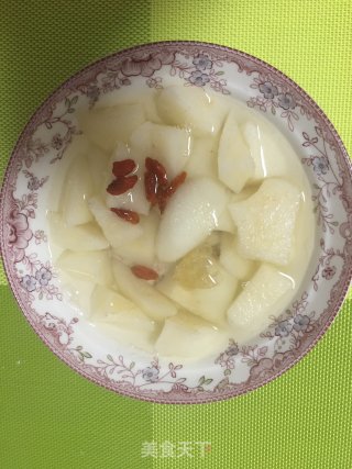 Lycium Barbarum and Pear Soup recipe