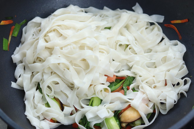 Laoganma Ham Fried Rice Noodles recipe