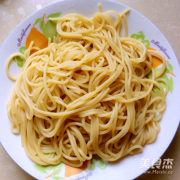 Stir-fried Spaghetti with Ground Beef recipe