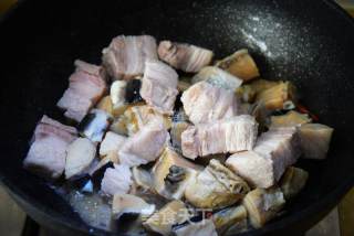 Braised Puffer Fish with Pork Belly recipe