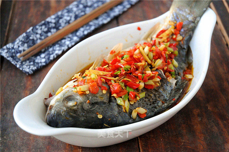 Steamed Crucian Carp with Chopped Chili recipe