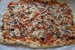 Homemade Tomato Olive Pizza recipe