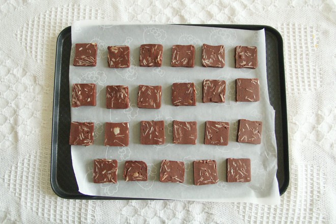 Simple and Quick Crispy Cocoa Almond Sliced Cookies recipe