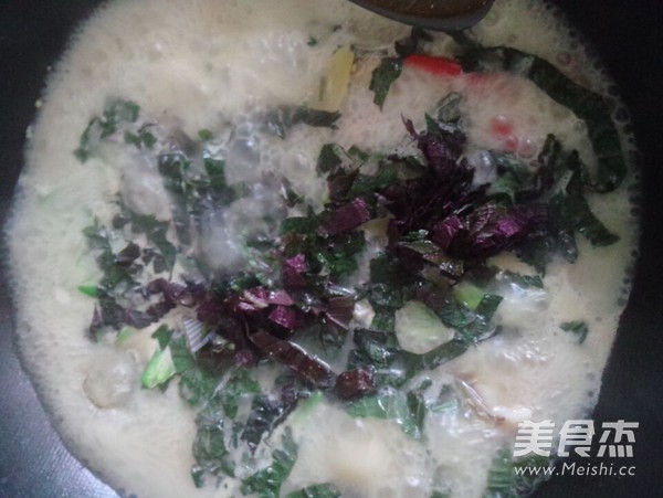 Double Pepper Crucian Fish Soup recipe