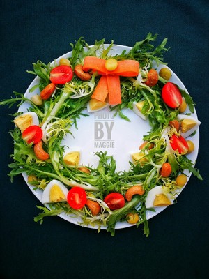 Christmas Vegetable Garland Salad recipe