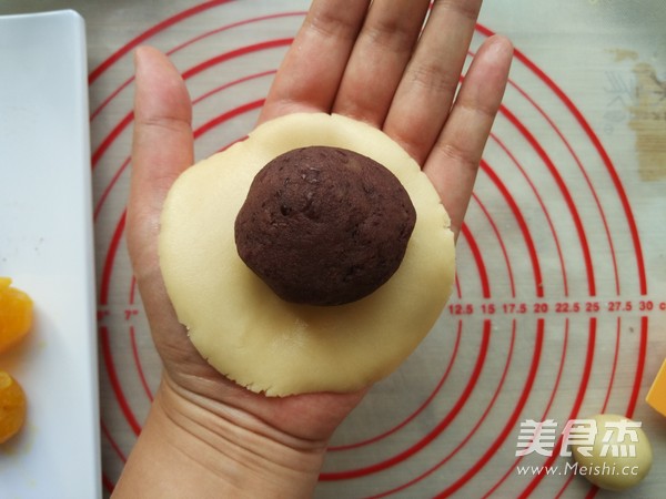 Bean Paste and Egg Yolk Mooncakes recipe