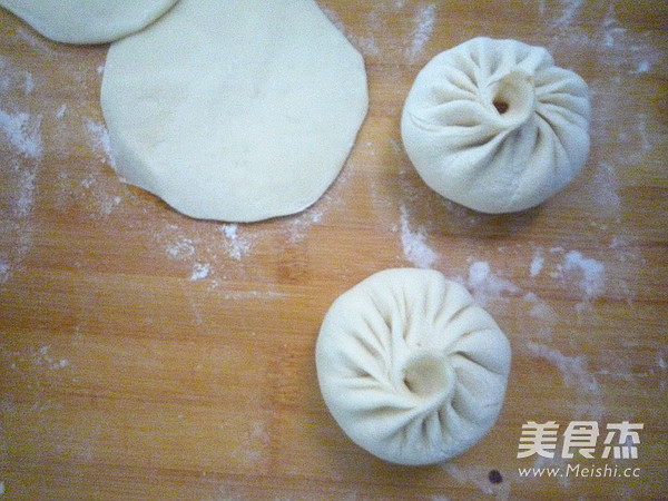 Fresh Meat and Green Onion Buns recipe