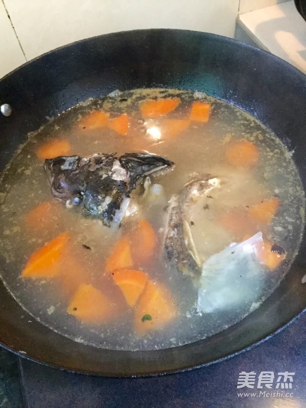 Carrot Fish Head Soup recipe