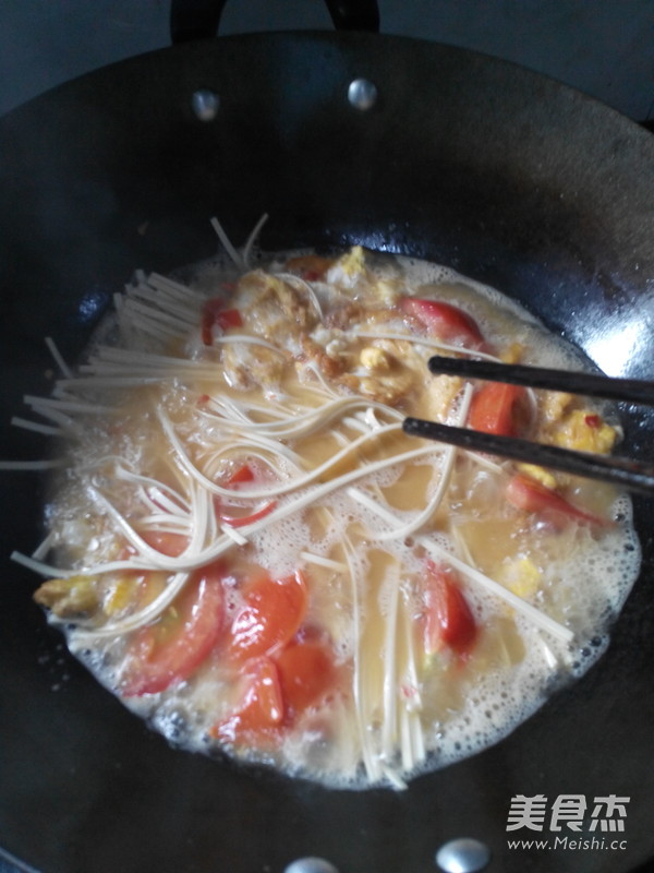 Tomato and Egg Noodles recipe