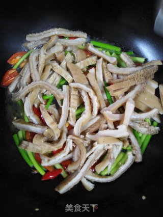 Lao Gan Ma Beef Tripe Stir-fried Garlic Moss recipe