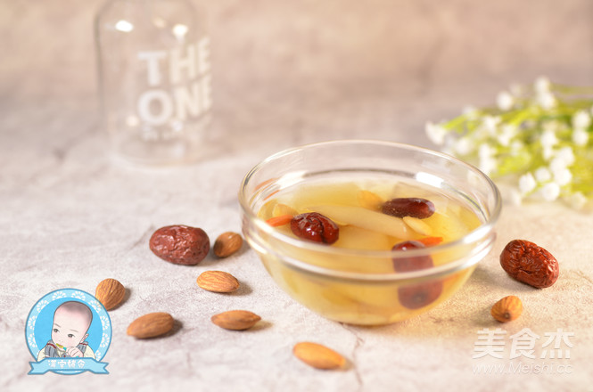 Autumn Moisturizing-snow Pear Soup with Rock Sugar and Almond recipe