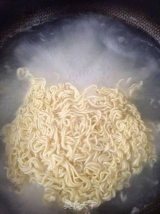 Temptation ~ Fried Instant Noodles with Eggs recipe