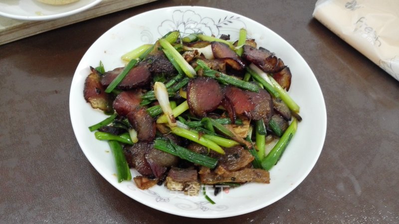 Stir-fried Garlic Sprouts with Smoked Bacon recipe