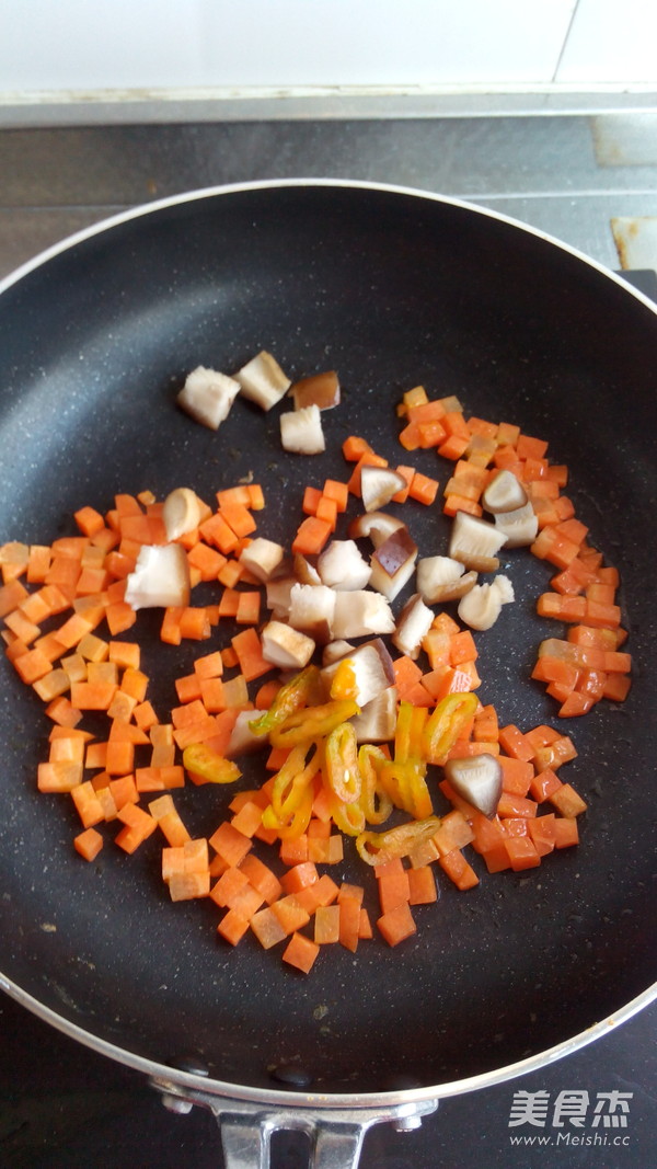 Assorted Fried Rice with Tomatoes recipe