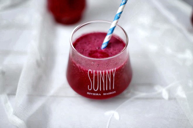 Dragon Fruit Mulberry Strawberry Juice recipe