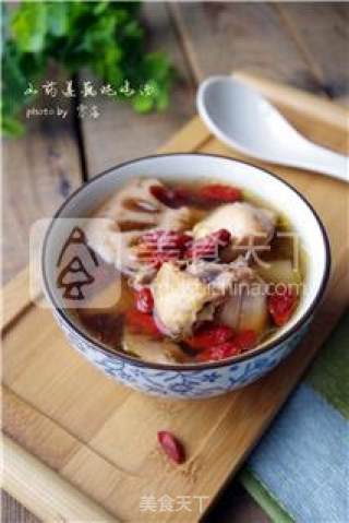 【enriching Qi and Nourishing Blood】yam Lotus Root Chicken Soup recipe