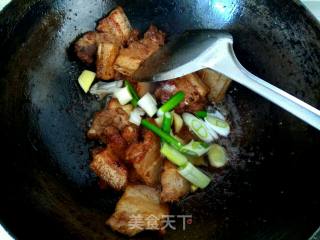 Stewed Pork Belly with Potatoes and Beans recipe