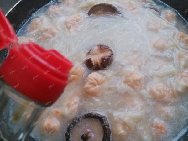 Shrimp Wanton Bee Hoon Soup recipe