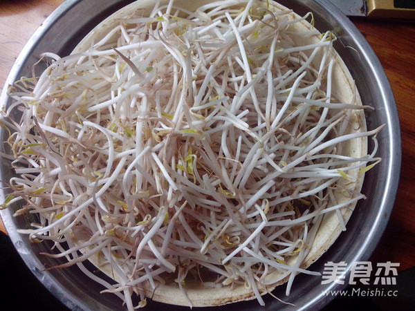 Celery Stir-fried Bean Sprouts recipe