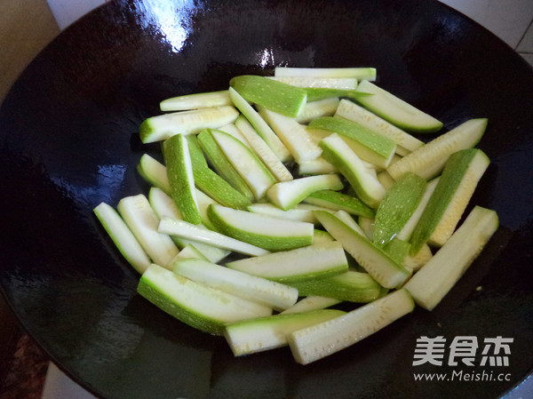 Stir-fried Bacon with Melon recipe