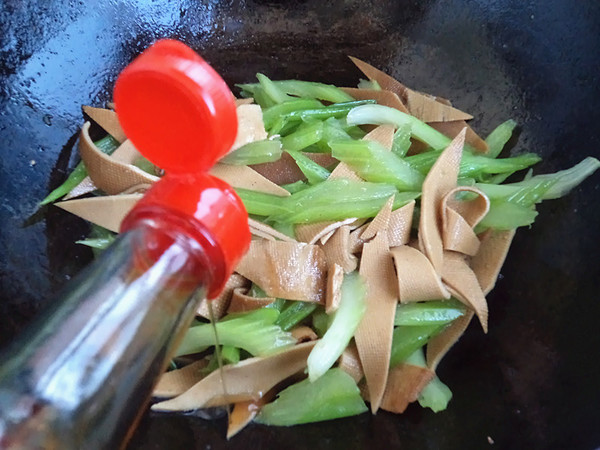 Fried Celery with Bean Curd recipe