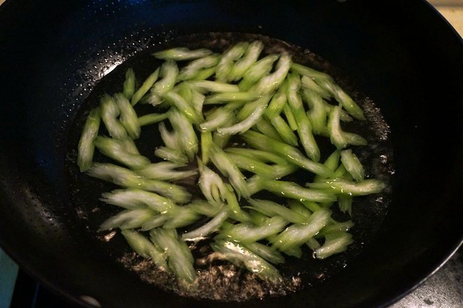 Apigenin Stir-fried Fragrant Dried recipe