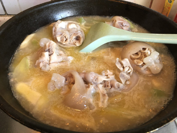 Sour Radish Trotter Soup recipe