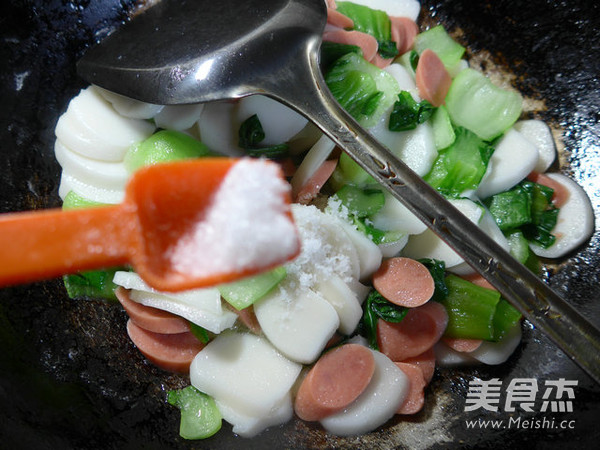 Stir-fried Rice Cake with Ham and Vegetables recipe