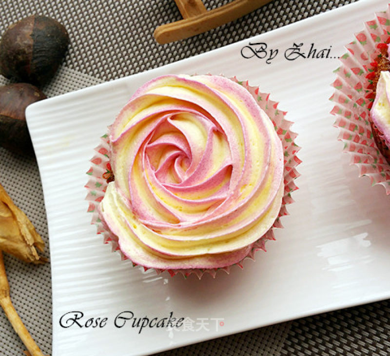 #aca烤明星大赛#rose Cupcakes recipe