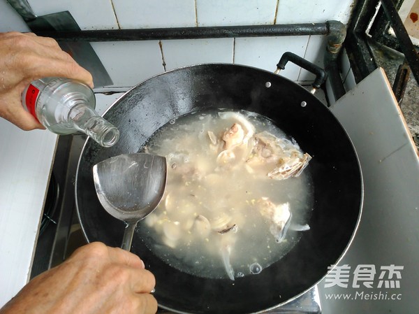 White Shellfish Tofu Fish Head Soup recipe