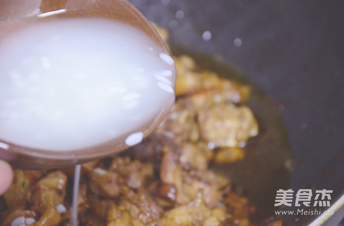 Weishan Commune Liuyang Cuisine: Stir-fried Chicken with Tea Oil recipe