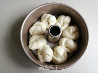 Condensed Milk Wreath Bread recipe
