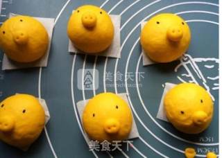 Golden Pig Steamed Buns recipe