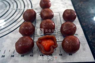 Red Lotus Egg Yolk Cake recipe