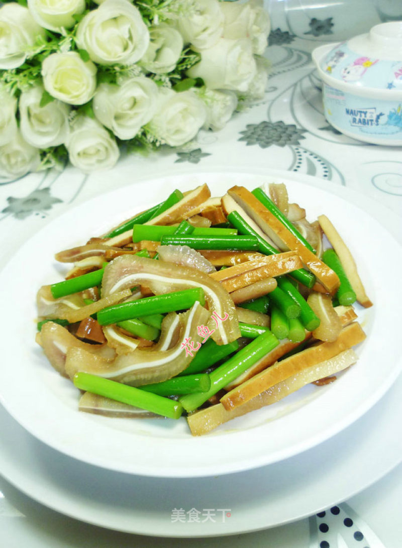 Garlic Scallion Fragrant Dried Pork Ears recipe