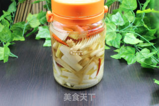 Hot and Sour Radish Sticks recipe