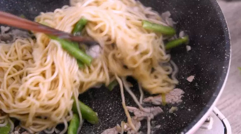 Let's Have A Bowl of Home Taste-braised Bean Curd Noodles recipe