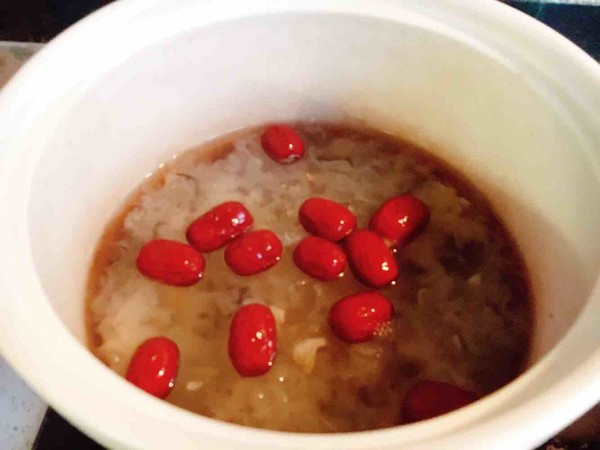 Longan, Red Date and Tremella Soup recipe