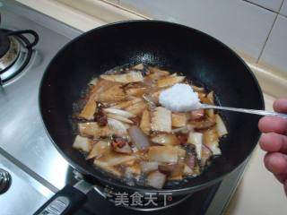 Hangzhou's Famous Dish "roasted Pork with Bamboo Shoots" recipe