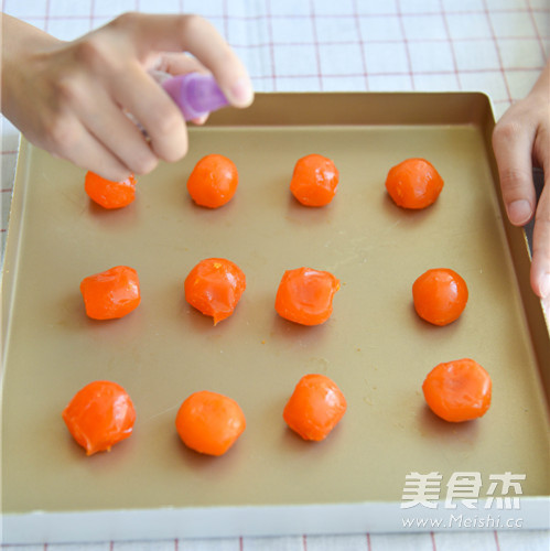 Double Yellow Moon Cake with Lotus Seed Paste recipe