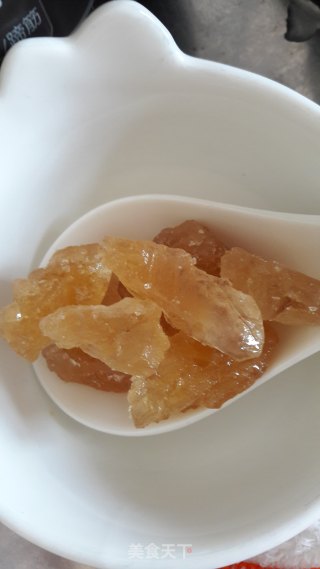 White Fungus and Lotus Seed Soup recipe