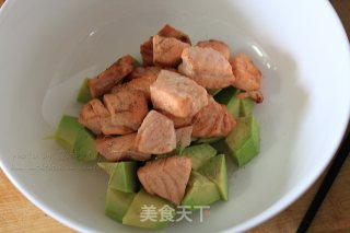Pan-fried Salmon with Avocado recipe