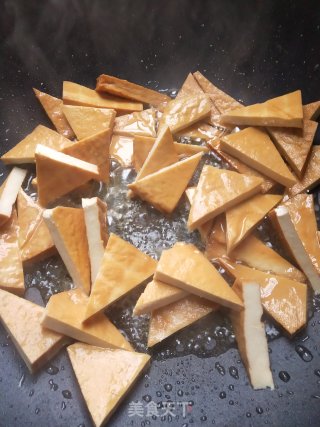 Fried Pork with Dried Tofu recipe