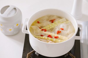 Bamboo Fungus Chicken Soup recipe