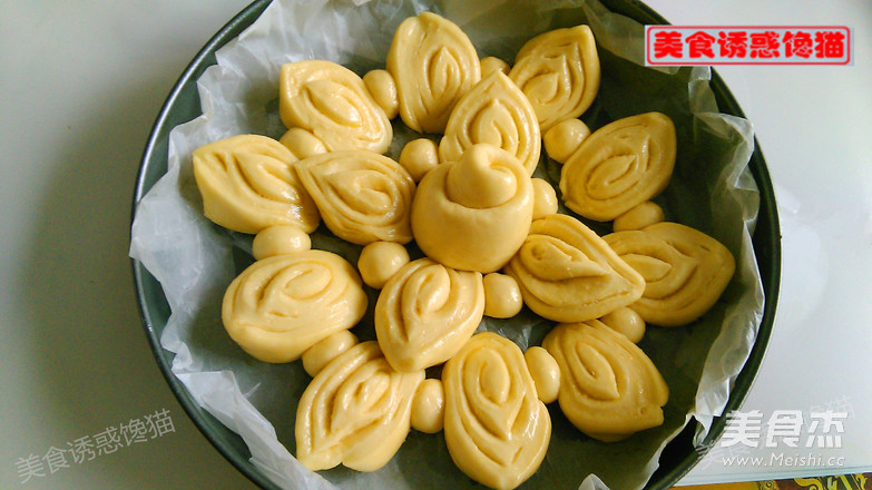 Golden Lotus Bread recipe