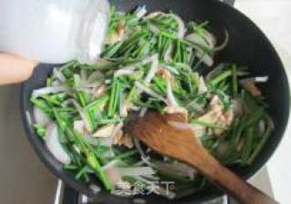 Shredded Chicken with Leek, Flower and Onion recipe