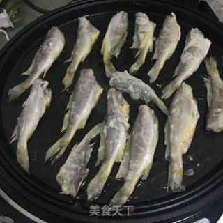 Pan Fried Small Yellow Croaker recipe